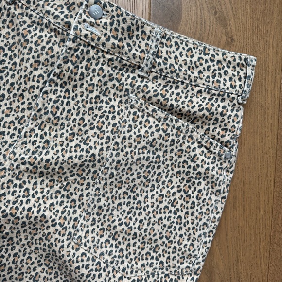 Pilcro Anthropologie The Wanderer Relaxed Leopard Print Jeans - Ladies Size 33P - Picture 2 of 9